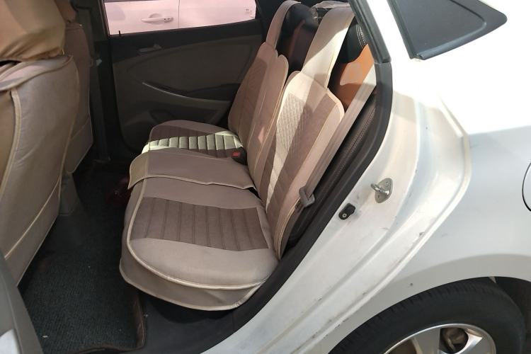 Used Hyundai Verna (older generation) 2016 1.4L Manual Smart GLS Trim Left Rear Seat