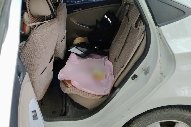 Used Hyundai Verna (older generation) 2016 1.4L Automatic Fashionable GS Model Left Rear Seat