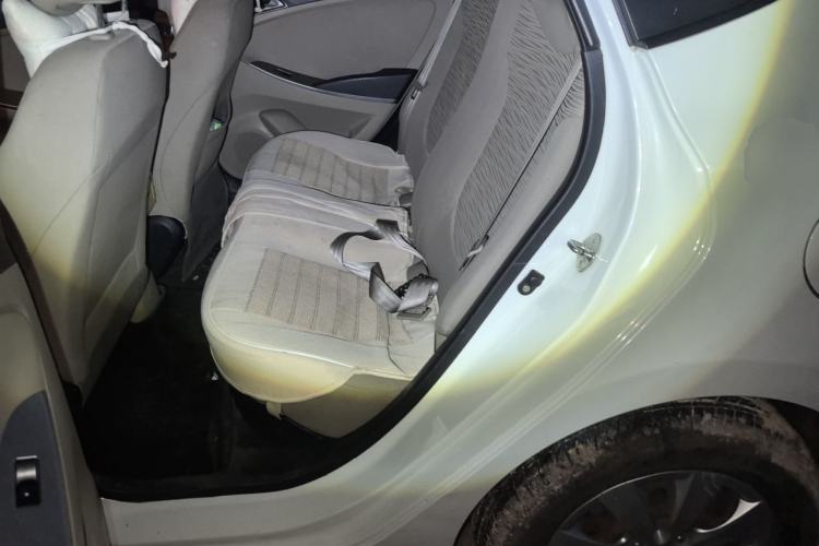 Used Hyundai Verna (older generation) 2016 1.4L Manual Fashion GS Left Rear Seat