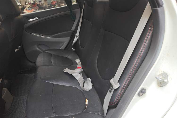Used Hyundai Verna (older generation) 2016 1.4L Manual Smart GLS Trim Left Rear Seat