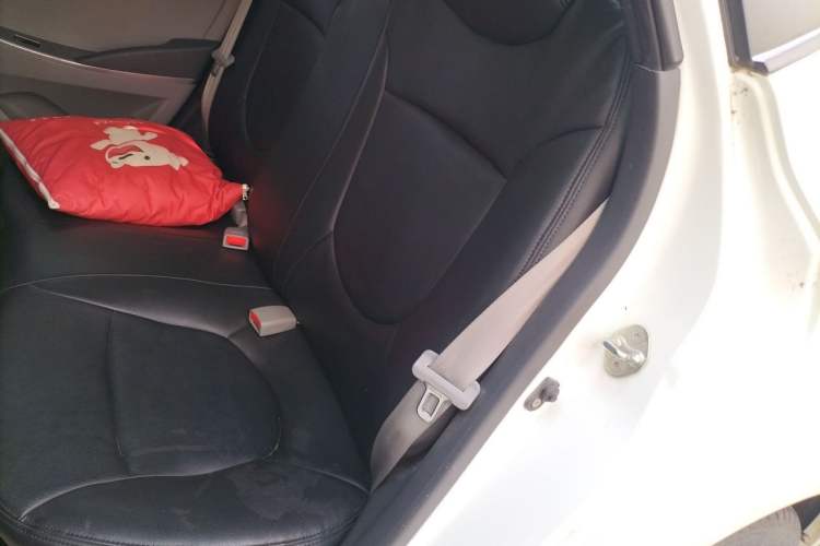 Used Hyundai Verna (older generation) 2016 1.4L Automatic Smart GLS Left Rear Seat