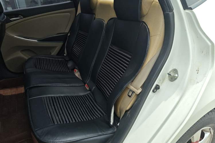 Used Hyundai Verna (older generation) 2016 1.4L Manual Smart GLS Trim Left Rear Seat