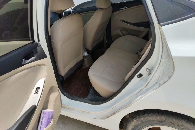 Used Hyundai Verna (older generation) 2016 1.4L Manual Smart GLS Trim Left Rear Seat