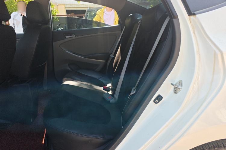 Used Hyundai Verna (older generation) 2016 1.4L Manual Smart GLS Trim Left Rear Seat