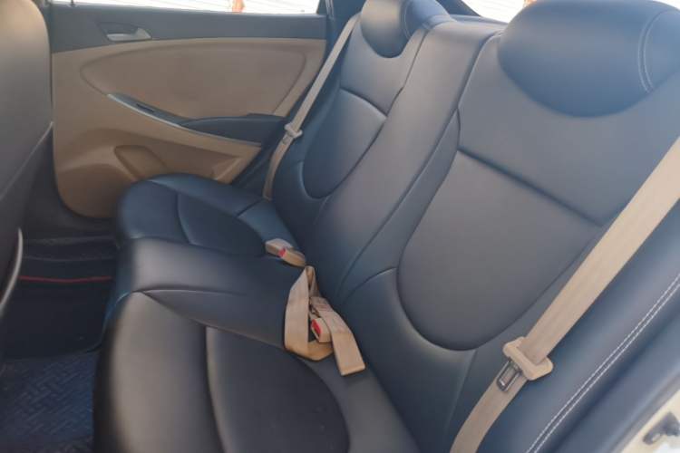 Used Hyundai Verna (older generation) 2016 1.4L Automatic Leading-Edge GLX Left Rear Seat