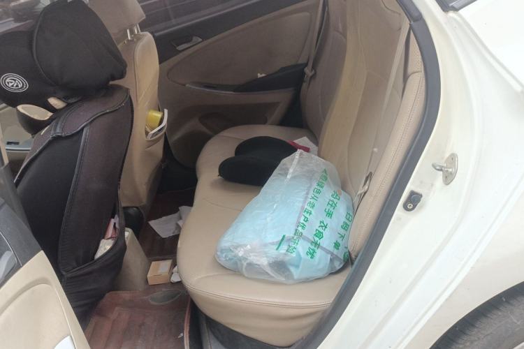Used Hyundai Verna (older generation) 2016 1.4L Automatic Smart GLS Left Rear Seat