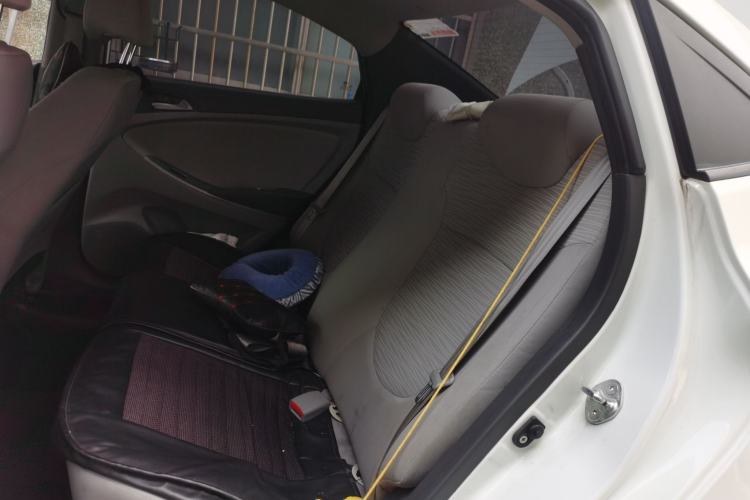Used Hyundai Verna (older generation) 2016 1.4L Automatic Smart GLS Left Rear Seat