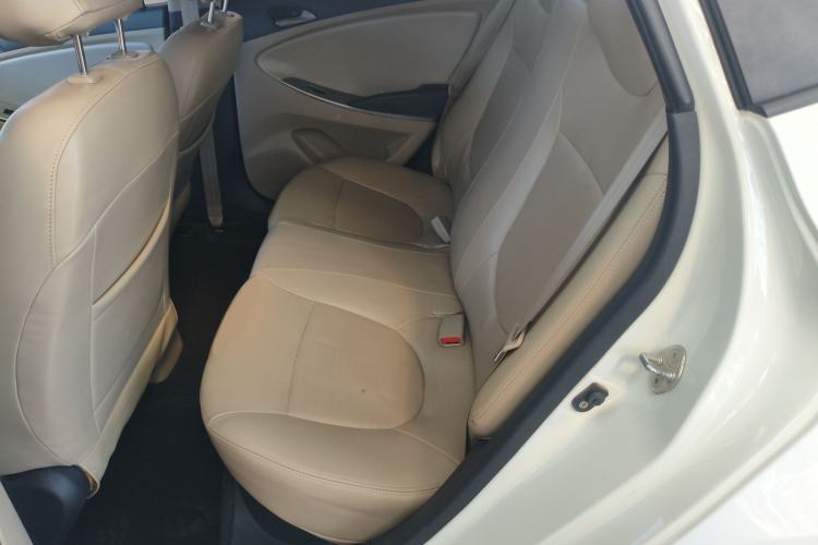 Used Hyundai Verna (older generation) 2016 1.4L Automatic Smart GLS Left Rear Seat