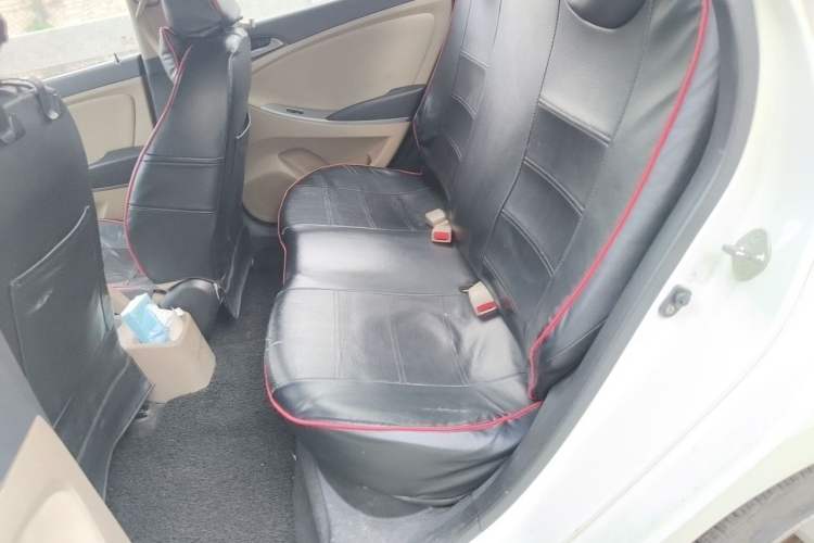 Used Hyundai Verna (older generation) 2016 1.4L Automatic Smart GLS Left Rear Seat
