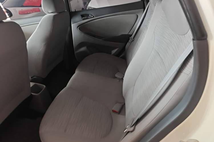 Used Hyundai Verna (older generation) 2016 1.4L Manual Smart GLS Trim Left Rear Seat