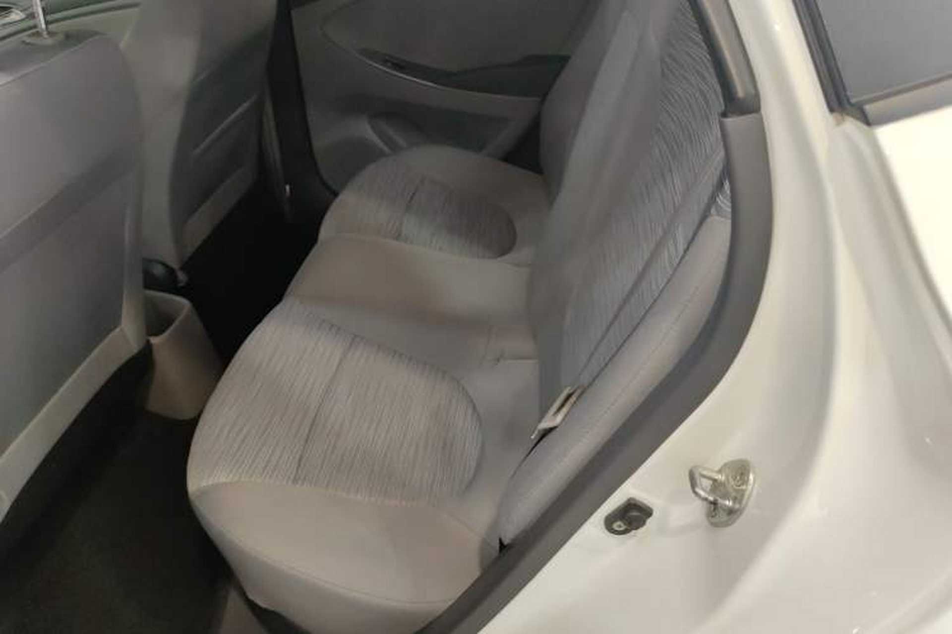 Used Hyundai Verna (older generation) 2016 1.4L Automatic Leading-Edge GLX Left Rear Seat
