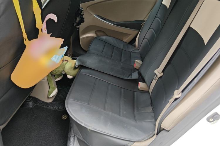 Used Hyundai Verna (older generation) 2016 1.4L Automatic Smart GLS Left Rear Seat