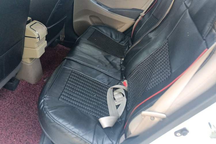 Used Hyundai Verna (older generation) 2016 1.4L Manual Smart GLS Trim Left Rear Seat
