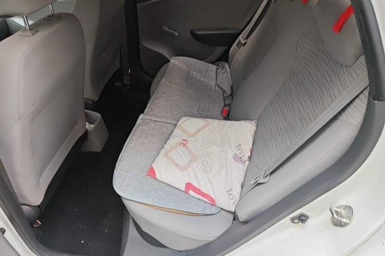 Used Hyundai Verna (older generation) 2016 1.4L Automatic Fashionable GS Model Left Rear Seat