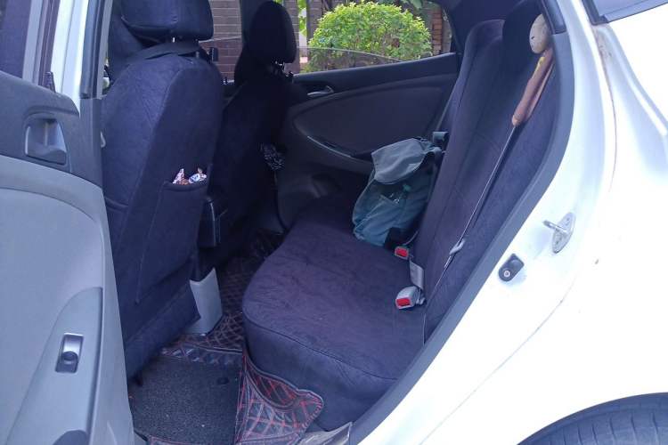 Used Hyundai Verna (older generation) 2016 1.4L Automatic Smart GLS Left Rear Seat