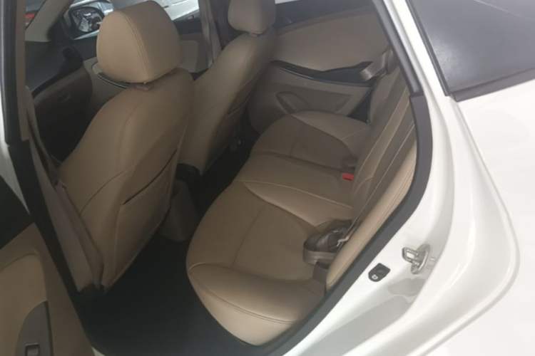Used Hyundai Verna (older generation) 2016 1.4L Automatic Smart GLS Left Rear Seat