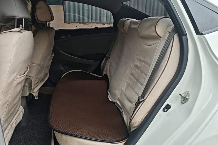 Used Hyundai Verna (older generation) 2016 1.4L Manual Smart GLS Trim Left Rear Seat