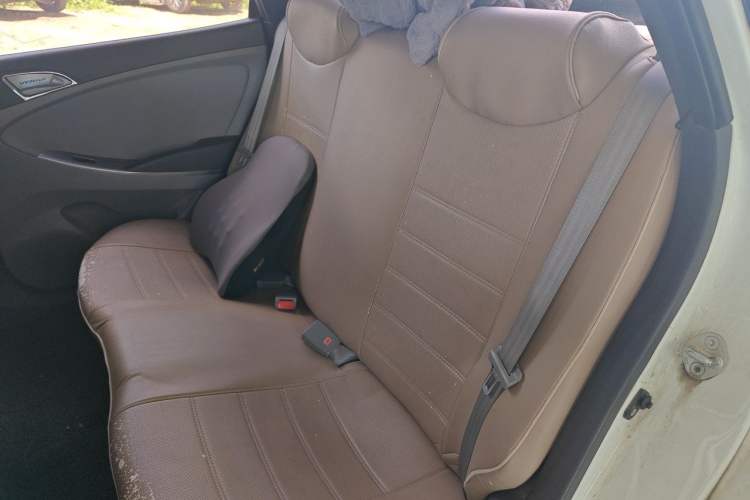 Used Hyundai Verna (older generation) 2016 1.4L Manual Fashion GS Left Rear Seat