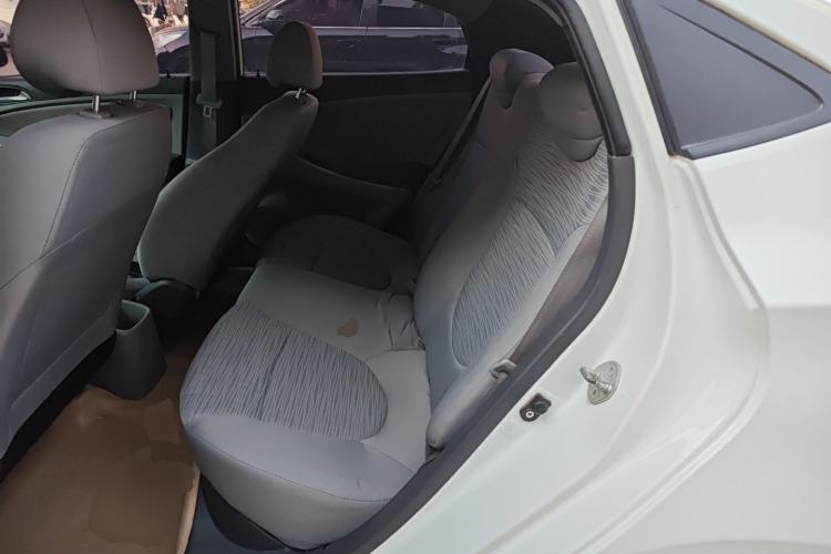 Used Hyundai Verna (older generation) 2016 1.4L Automatic Smart GLS Left Rear Seat