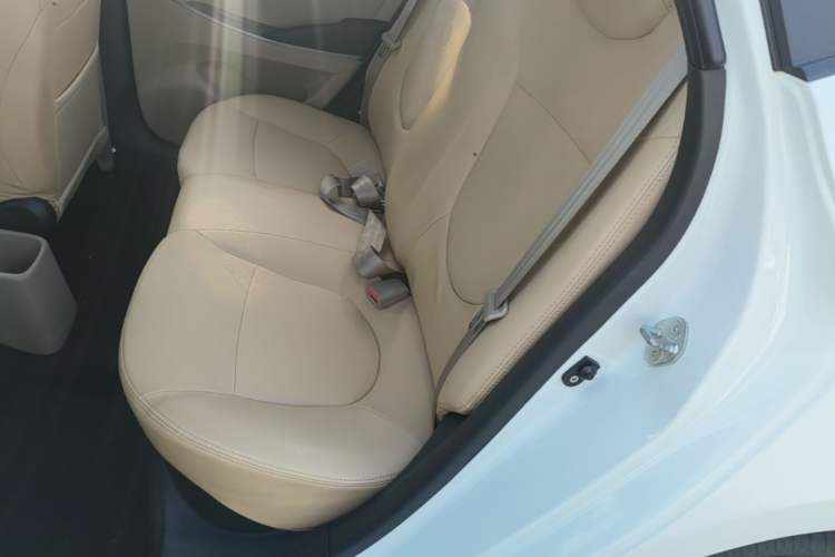 Used Hyundai Verna (older generation) 2016 1.4L Manual Smart GLS Trim Left Rear Seat