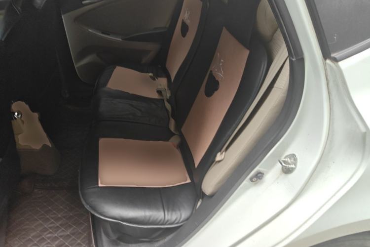 Used Hyundai Verna (older generation) 2016 1.4L Automatic Smart GLS Left Rear Seat