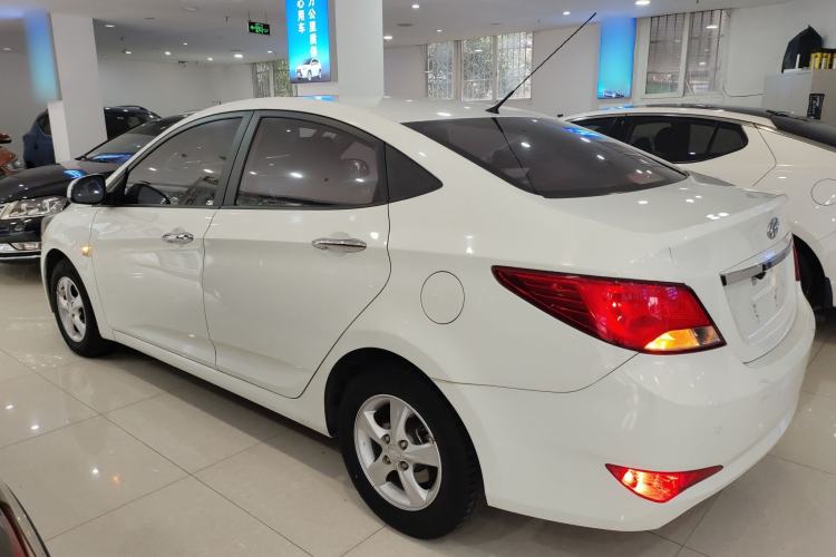 Used Hyundai Verna (older generation) 2016 1.4L Automatic Leading-Edge GLX Left Side