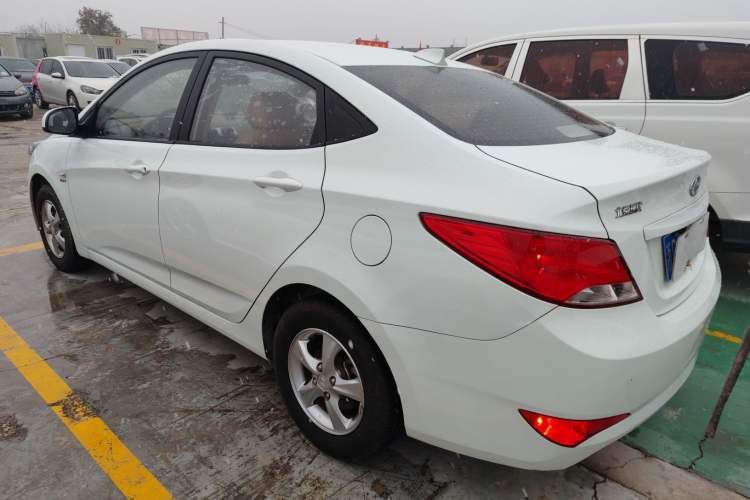Used Hyundai Verna (older generation) 2016 1.4L Automatic Smart GLS Left Side