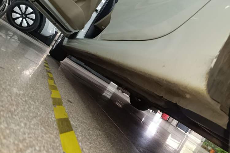 Used Hyundai Verna (older generation) 2016 1.4L Automatic Smart GLS Left Side Sill