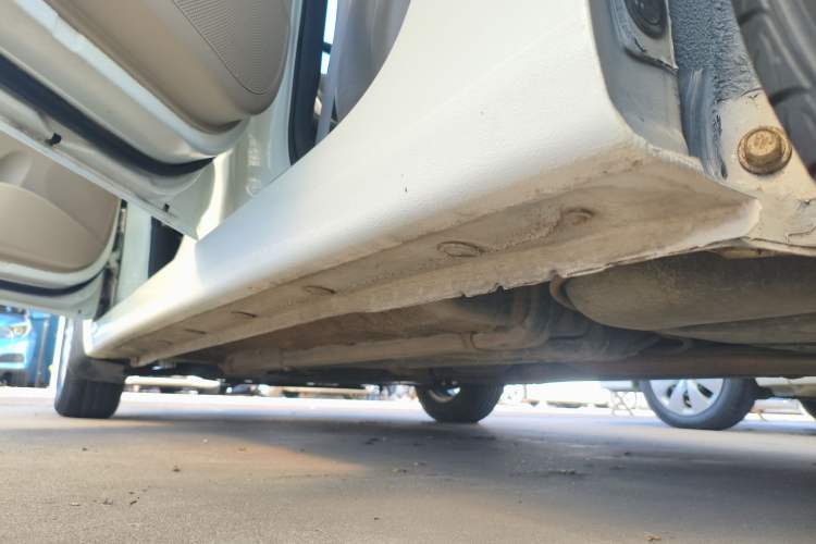 Used Hyundai Verna (older generation) 2016 1.4L Automatic Smart GLS Left Side Sill