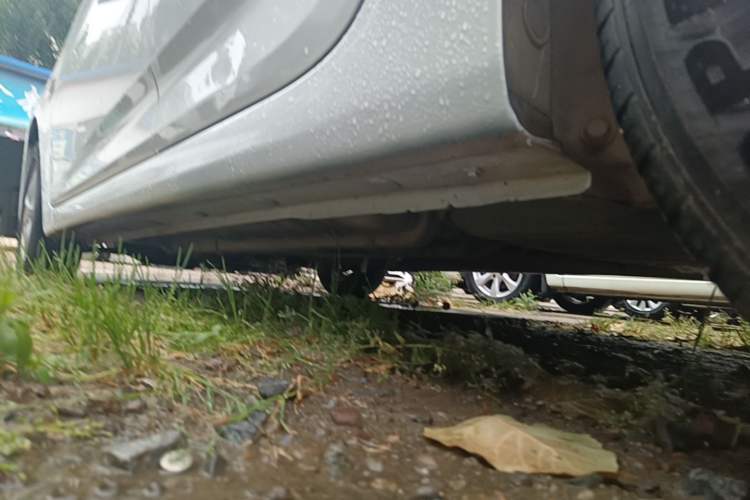 Used Hyundai Verna (older generation) 2016 1.4L Automatic Smart GLS Left Side Sill