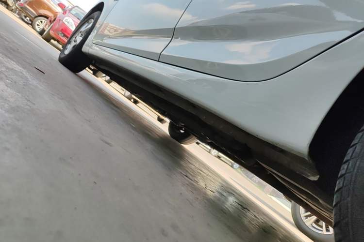 Used Hyundai Verna (older generation) 2016 1.4L Manual Smart GLS Trim Left Side Sill
