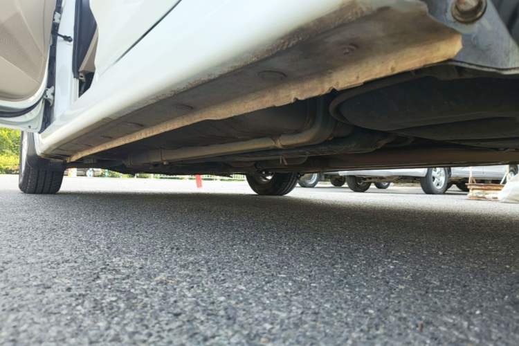 Used Hyundai Verna (older generation) 2016 1.4L Manual Smart GLS Trim Left Side Sill