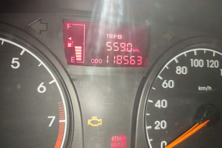 Used Hyundai Verna (older generation) 2016 1.4L Manual Smart GLS Trim Odometer Close Up