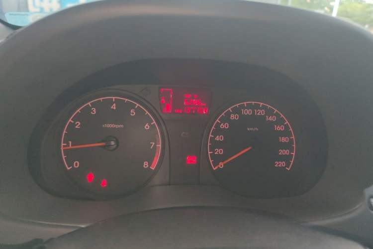 Used Hyundai Verna (older generation) 2016 1.4L Manual Smart GLS Trim Odometer Close Up