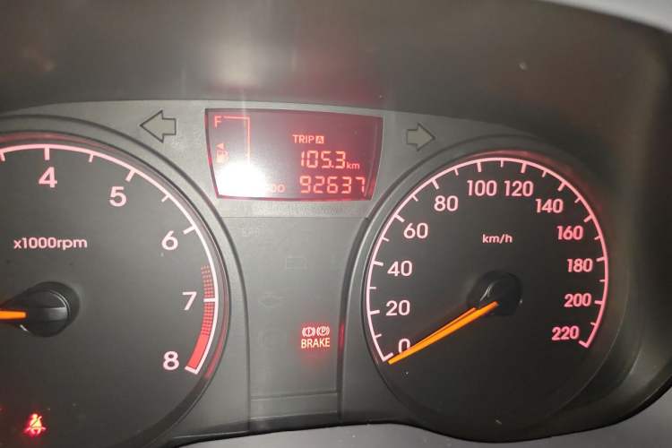 Used Hyundai Verna (older generation) 2016 1.4L Manual Smart GLS Trim Odometer Close Up