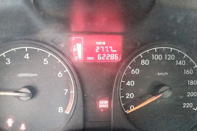 Used Hyundai Verna (older generation) 2016 1.4L Manual Smart GLS Trim Odometer Close Up