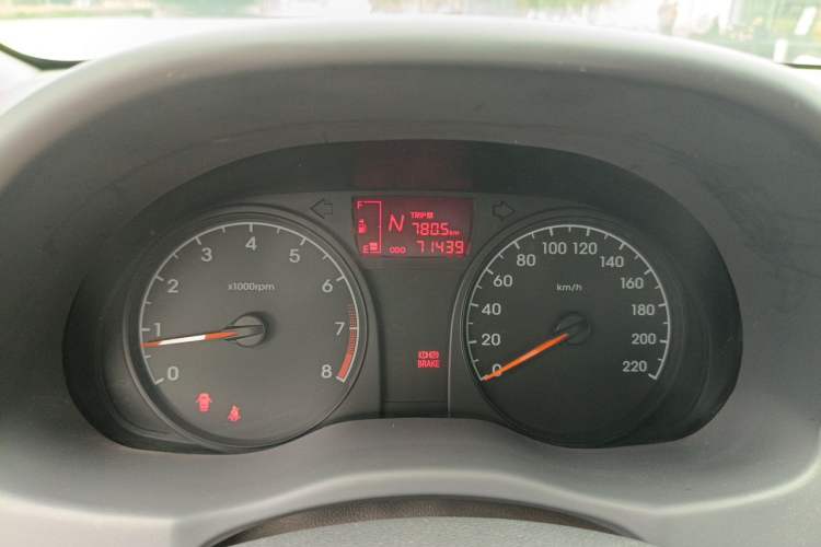 Used Hyundai Verna (older generation) 2016 1.4L Automatic Smart GLS Odometer Close Up