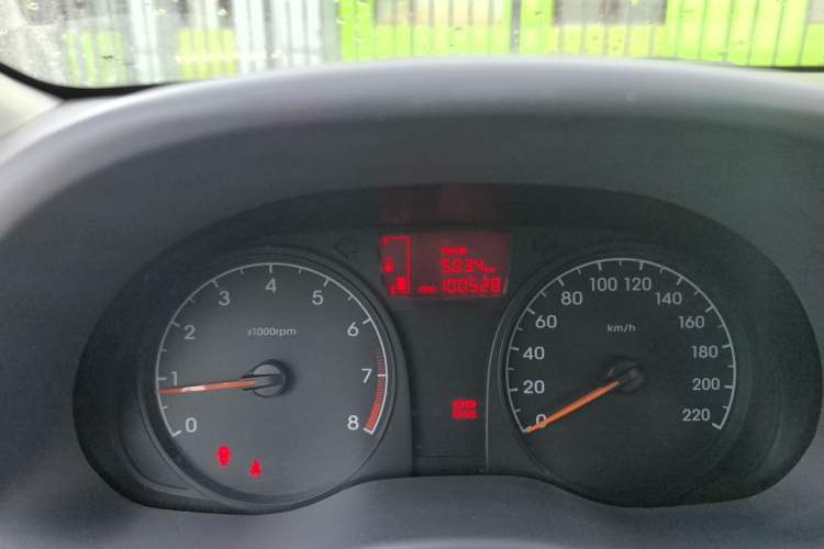 Used Hyundai Verna (older generation) 2016 1.4L Manual Smart GLS Trim Odometer Close Up