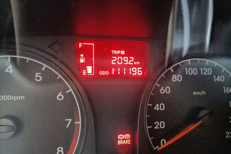Used Hyundai Verna (older generation) 2016 1.4L Manual Smart GLS Trim Odometer Close Up