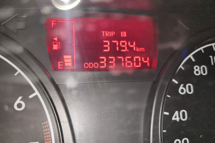 Used Hyundai Verna (older generation) 2016 1.4L Manual Smart GLS Trim Odometer Close Up