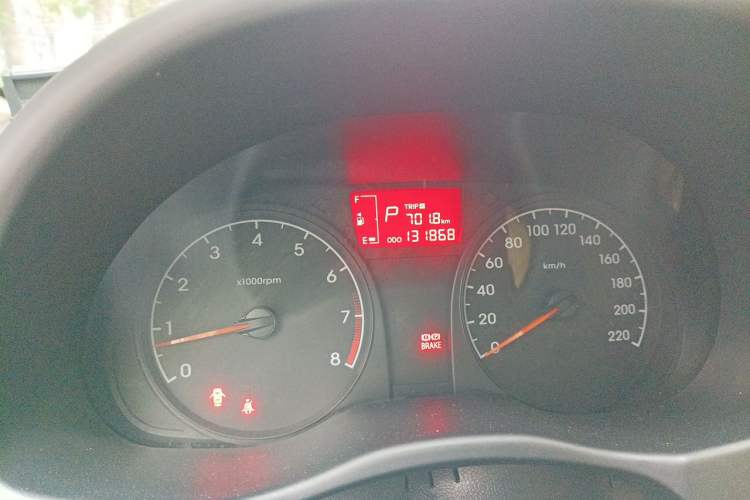 Used Hyundai Verna (older generation) 2016 1.4L Automatic Smart GLS Odometer Close Up