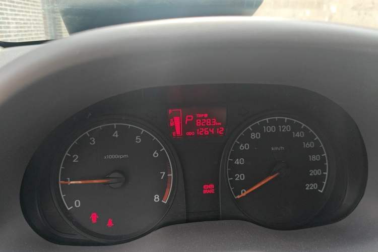 Used Hyundai Verna (older generation) 2016 1.4L Automatic Smart GLS Odometer Close Up