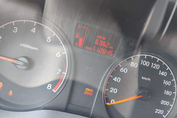 Used Hyundai Verna (older generation) 2016 1.4L Manual Smart GLS Trim Odometer Close Up