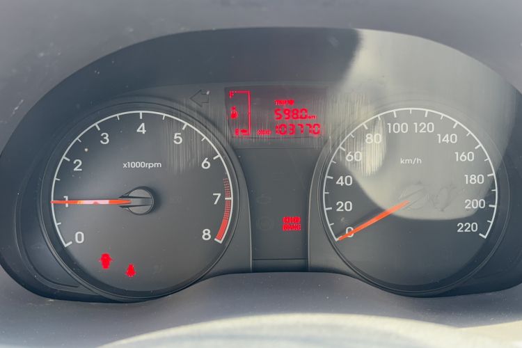 Used Hyundai Verna (older generation) 2016 1.4L Manual Smart GLS Trim Odometer Close Up