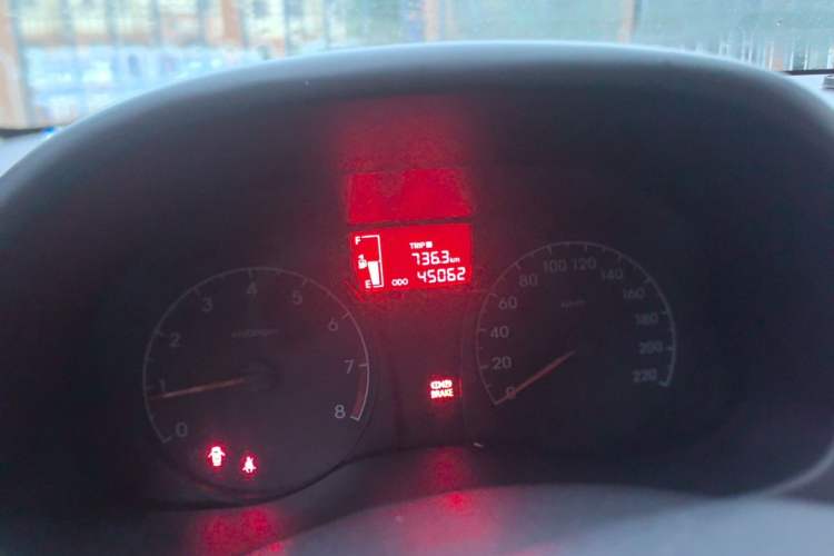 Used Hyundai Verna (older generation) 2016 1.4L Manual Smart GLS Trim Odometer Close Up