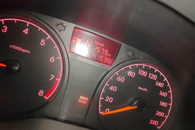 Used Hyundai Verna (older generation) 2016 1.4L Automatic Smart GLS Odometer Close Up