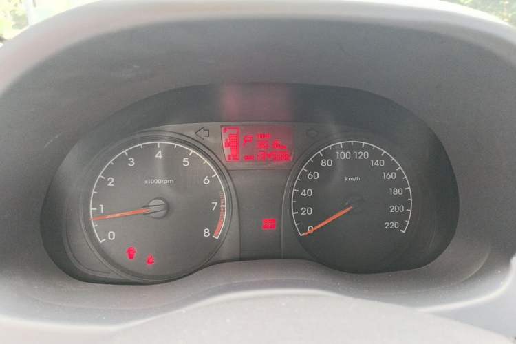 Used Hyundai Verna (older generation) 2016 1.4L Automatic Smart GLS Odometer Close Up