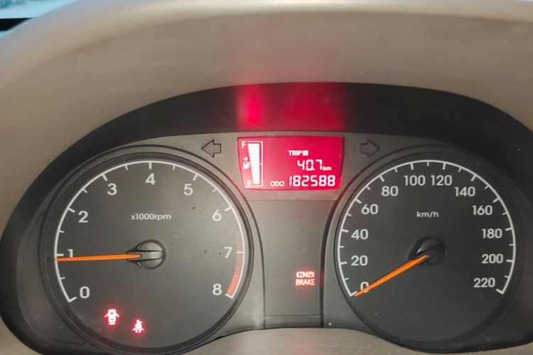 Used Hyundai Verna (older generation) 2016 1.4L Manual Smart GLS Trim Odometer Close Up