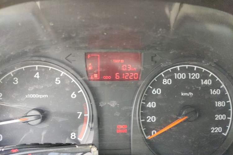 Used Hyundai Verna (older generation) 2016 1.4L Manual Smart GLS Trim Odometer Close Up