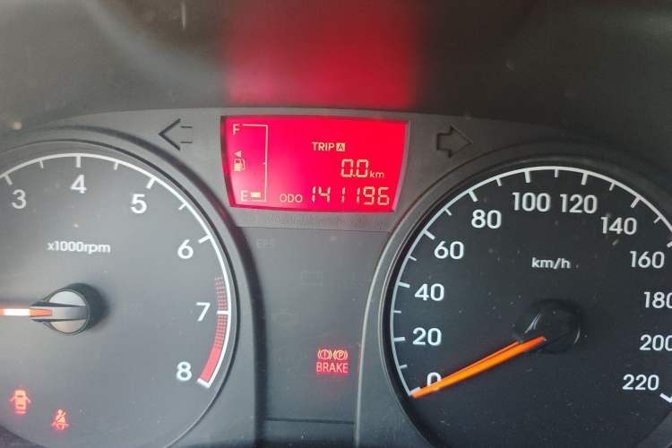 Used Hyundai Verna (older generation) 2016 1.4L Manual Smart GLS Trim Odometer Close Up